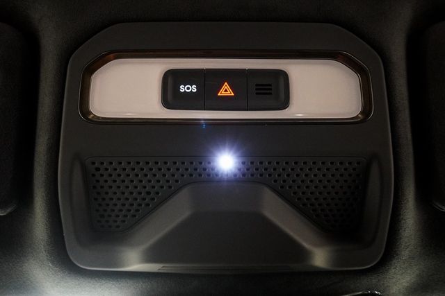 2023 Rivian R1S Adventure photo 35