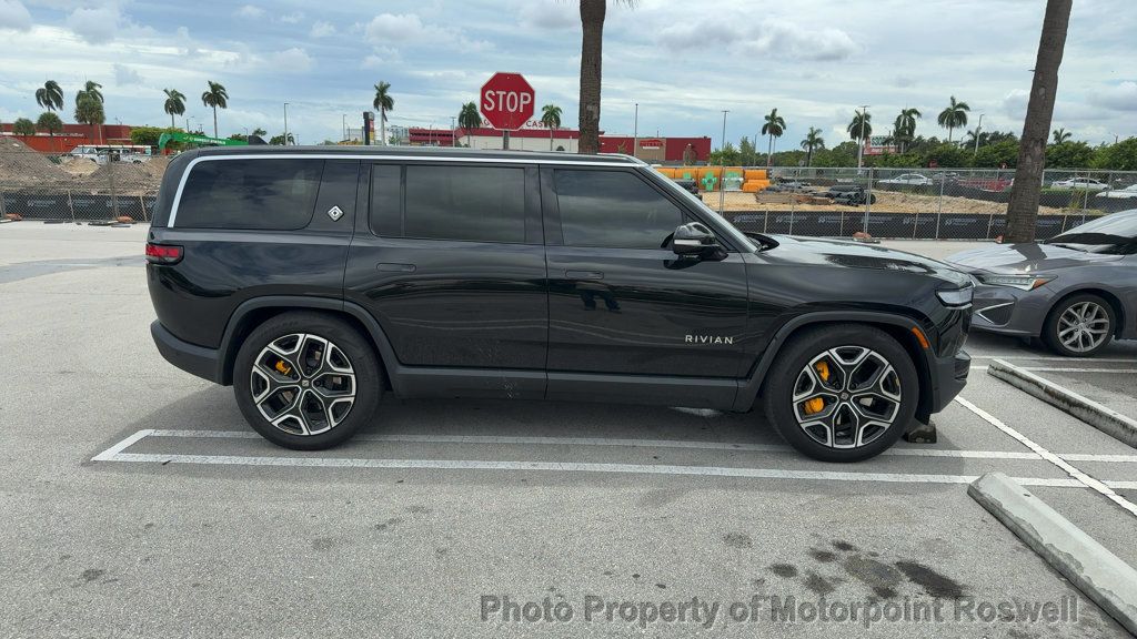 2023 Rivian R1S Adventure photo 2
