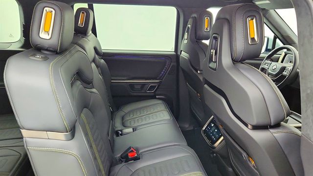 2023 Rivian R1S Adventure Dual-Motor Large Pack w/ 21'' Wheels (352-mile range) - 22924517 - 28