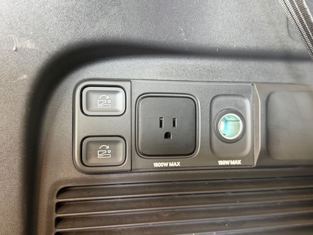 2023 Rivian R1S Adventure Package AWD - 23070446 - 39