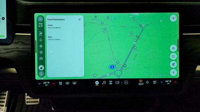2023 Rivian R1S Adventure Quad-Motor AWD w/ Large Pack & 20'' All-Terrain Wheels - 23090003 - 17