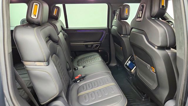 2023 Rivian R1S Adventure Quad-Motor AWD w/ Large Pack & 20'' All-Terrain Wheels - 23090003 - 25