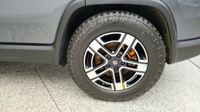 2023 Rivian R1S Adventure Quad-Motor AWD w/ Large Pack & 20'' All-Terrain Wheels - 23090003 - 8