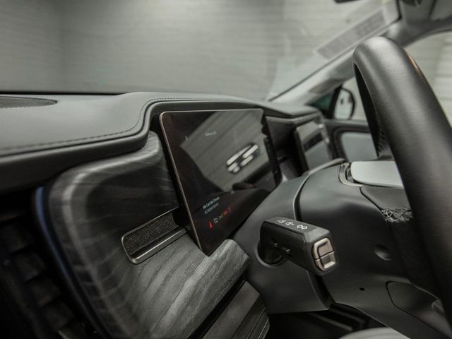 2023 Rivian R1S Adventure Quad-Motor Large Pack - 22941917 - 17