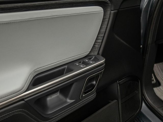 2023 Rivian R1S Adventure Quad-Motor Large Pack - 22941917 - 28