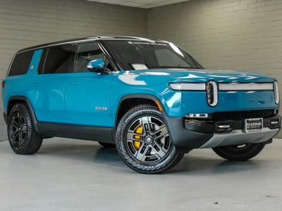 2023 Rivian R1S