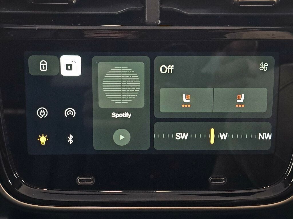 2023 Rivian R1S Adventure Quad-Motor Large Pack - 22938169 - 31