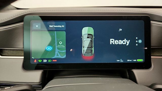 2023 Rivian R1S Adventure Quad-Motor Large Pack (321-Mile Range) - 22947888 - 13