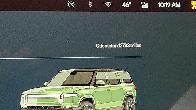 2023 Rivian R1S Adventure Quad-Motor Large Pack (321-Mile Range) - 22947888 - 15