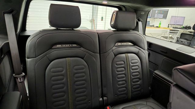 2023 Rivian R1S Adventure Quad-Motor Large Pack (321-Mile Range) - 22947888 - 23