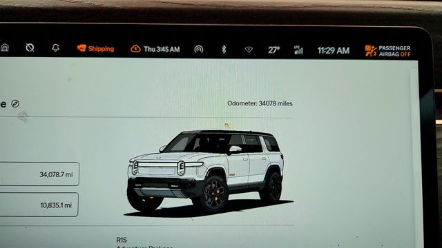 2023 Rivian R1S Adventure Quad-Motor Large Pack w/ 20'' Wheels (289-mile range) - 22977731 - 13