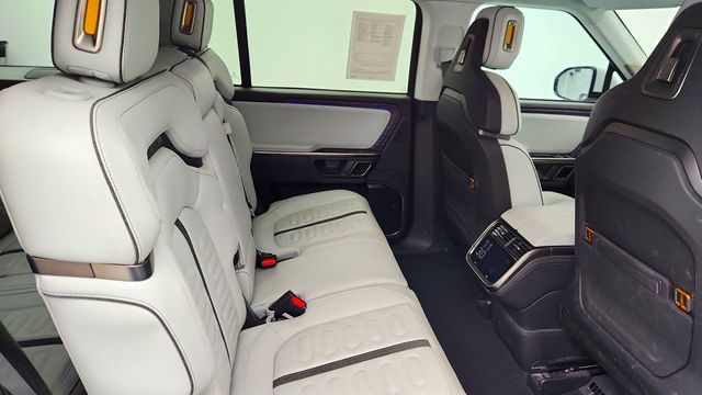 2023 Rivian R1S Adventure Quad-Motor Large Pack w/ 20'' Wheels (289-mile range) - 22977731 - 21