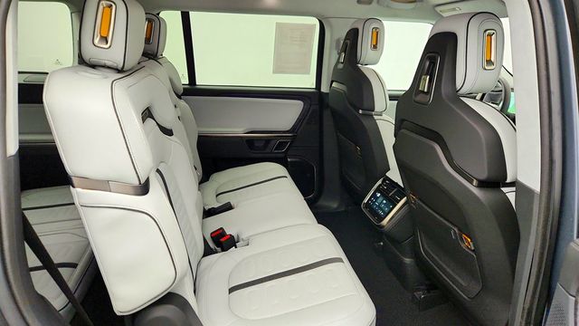 2023 Rivian R1S Adventure Quad-Motor Large Pack w/ 22'' Sport Wheels - 23007584 - 25