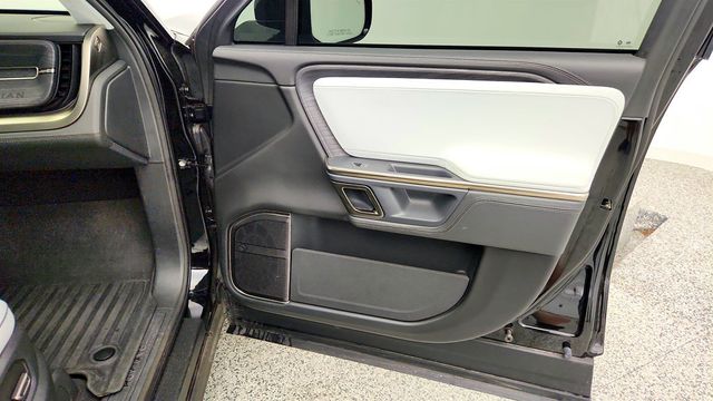 2023 Rivian R1S Adventure Quad-Motor Large Pack w/ Ocean Coast Interior - 23039999 - 24