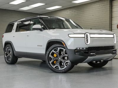 2023 Rivian R1S