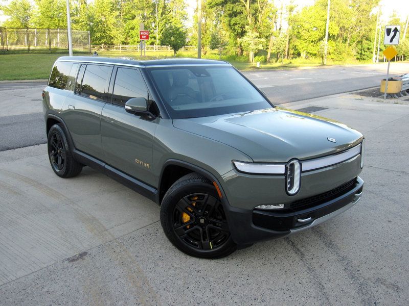 2023 Rivian R1S Launch Edition Quad-Motor Large Pack *Ltd Avail* - 23037193 | Video 2