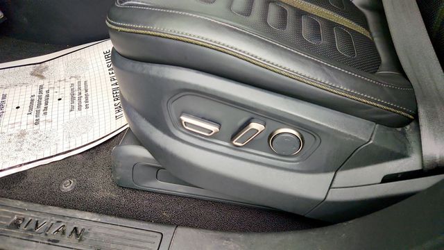 2023 Rivian R1S Launch Edition Quad-Motor Large Pack *Ltd Avail* w/ 22'' Wheels - 22965170 - 11