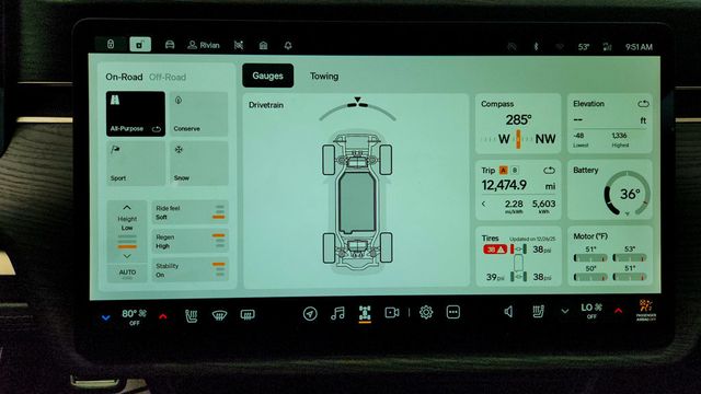 2023 Rivian R1S Launch Edition Quad-Motor Large Pack *Ltd Avail* w/ 22'' Wheels - 22965170 - 17