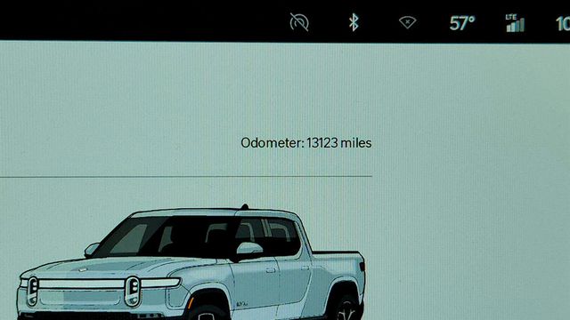 2023 Rivian R1T Adventure Performance Dual-Motor Large Pack - 23003961 - 16