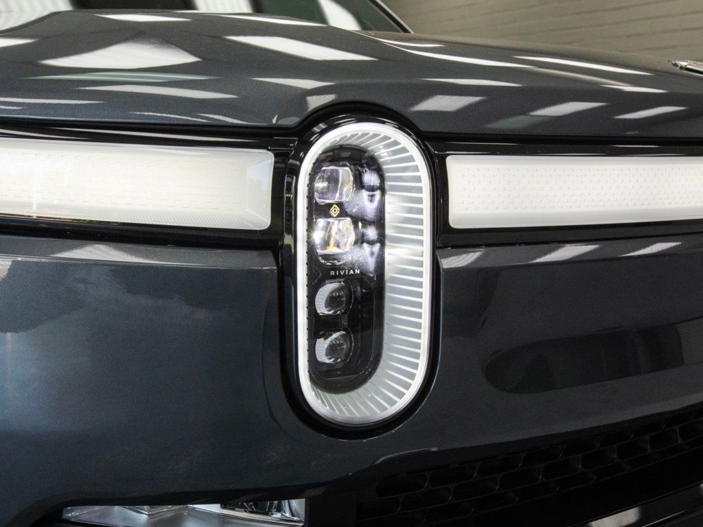 2023 Rivian R1T Adventure photo 9
