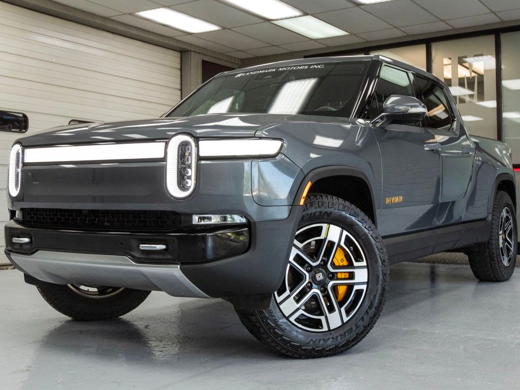 2023 Rivian R1T Adventure photo 2