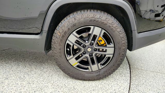 2023 Rivian R1T Adventure Quad-Motor Large Pack w/ 20’’ All Terrain Dark Wheels - 23032182 - 8