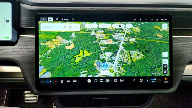 2023 Rivian R1T Adventure Quad-Motor Large Pack w/ 20'' All Terrain Wheels - 23014801 - 18