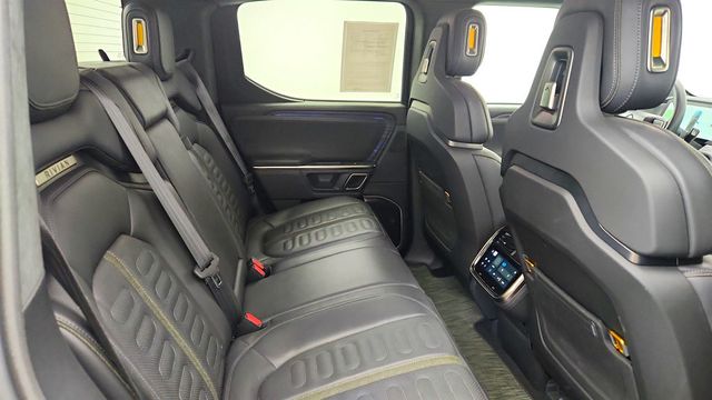 2023 Rivian R1T Adventure Quad-Motor Large Pack w/ 20'' All Terrain Wheels - 23014801 - 23