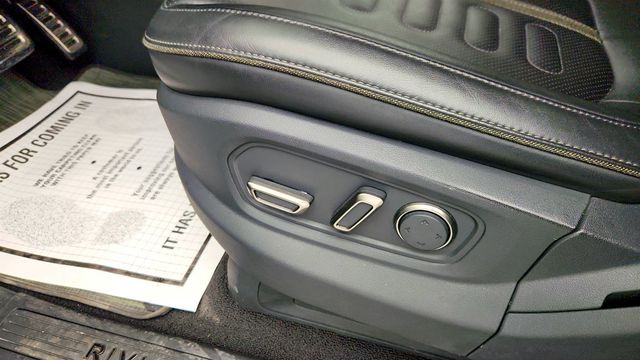 2023 Rivian R1T Adventure Quad-Motor Large Pack w/ 22'' Sport Aluminum Wheels - 23005807 - 11