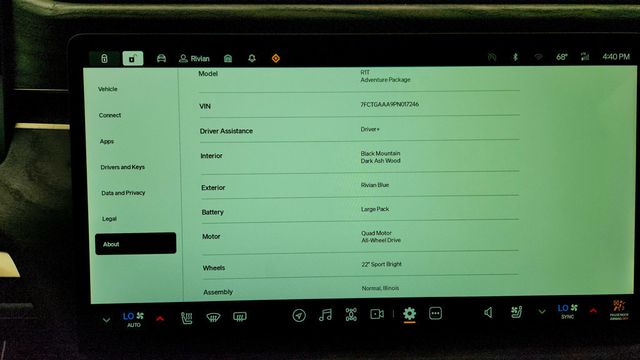 2023 Rivian R1T Adventure Quad-Motor Large Pack w/ 22'' Sport Aluminum Wheels - 23005807 - 17