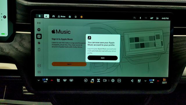 2023 Rivian R1T Adventure Quad-Motor Large Pack w/ 22'' Sport Aluminum Wheels - 23005807 - 20