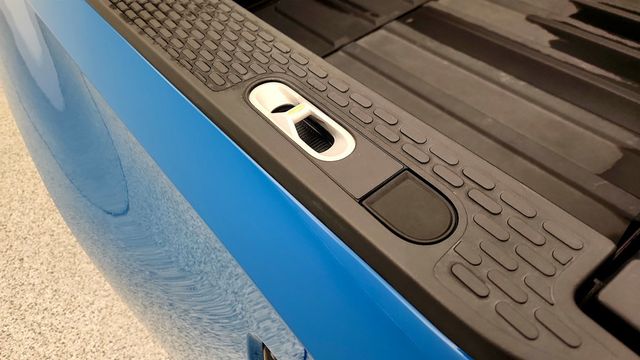 2023 Rivian R1T Adventure Quad-Motor Large Pack w/ 22'' Sport Aluminum Wheels - 23005807 - 23