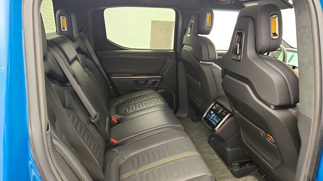 2023 Rivian R1T Adventure Quad-Motor Large Pack w/ 22'' Sport Aluminum Wheels - 23005807 - 25