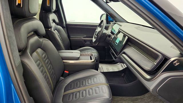 2023 Rivian R1T Adventure Quad-Motor Large Pack w/ 22'' Sport Aluminum Wheels - 23005807 - 26