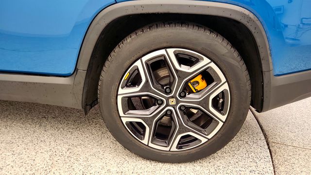 2023 Rivian R1T Adventure Quad-Motor Large Pack w/ 22'' Sport Aluminum Wheels - 23005807 - 8