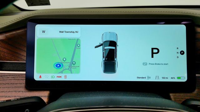 2023 Rivian R1T Adventure Quad-Motor Large Pack w/ Forest Edge Interior - 23087263 - 14
