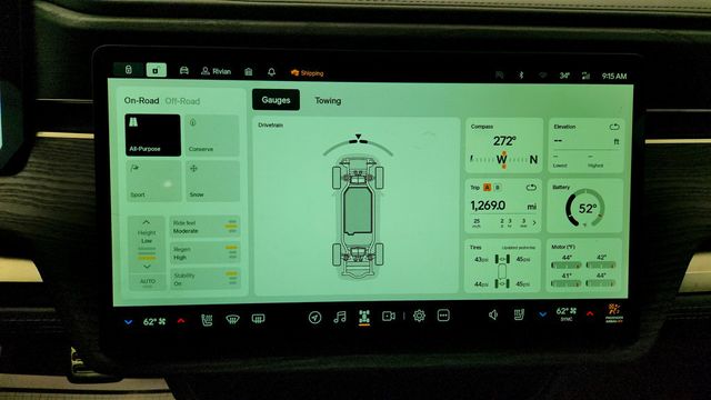 2023 Rivian R1T Adventure Quad-Motor Large Pack w/ Gear Tunnel Storage - 22999345 - 16