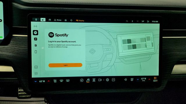 2023 Rivian R1T Adventure Quad-Motor Large Pack w/ Gear Tunnel Storage - 22999345 - 17