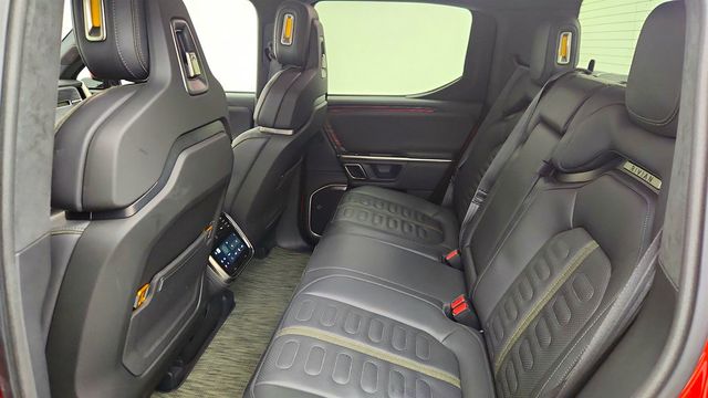 2023 Rivian R1T Adventure Quad-Motor Large Pack w/ Gear Tunnel Storage - 22999345 - 20