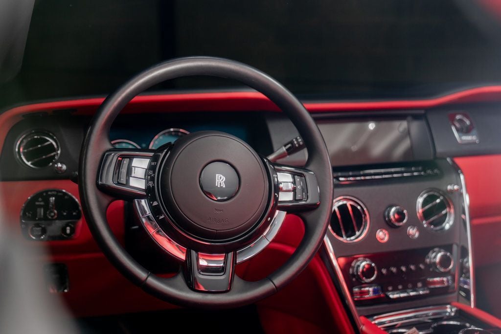 Rolls-Royce Cullinan photo 10