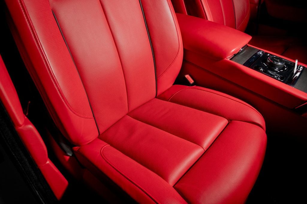 Rolls-Royce Cullinan photo 17