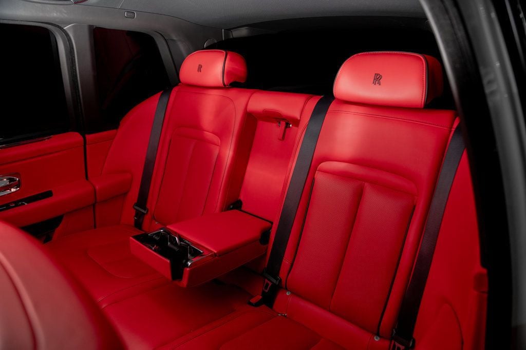 Rolls-Royce Cullinan photo 19