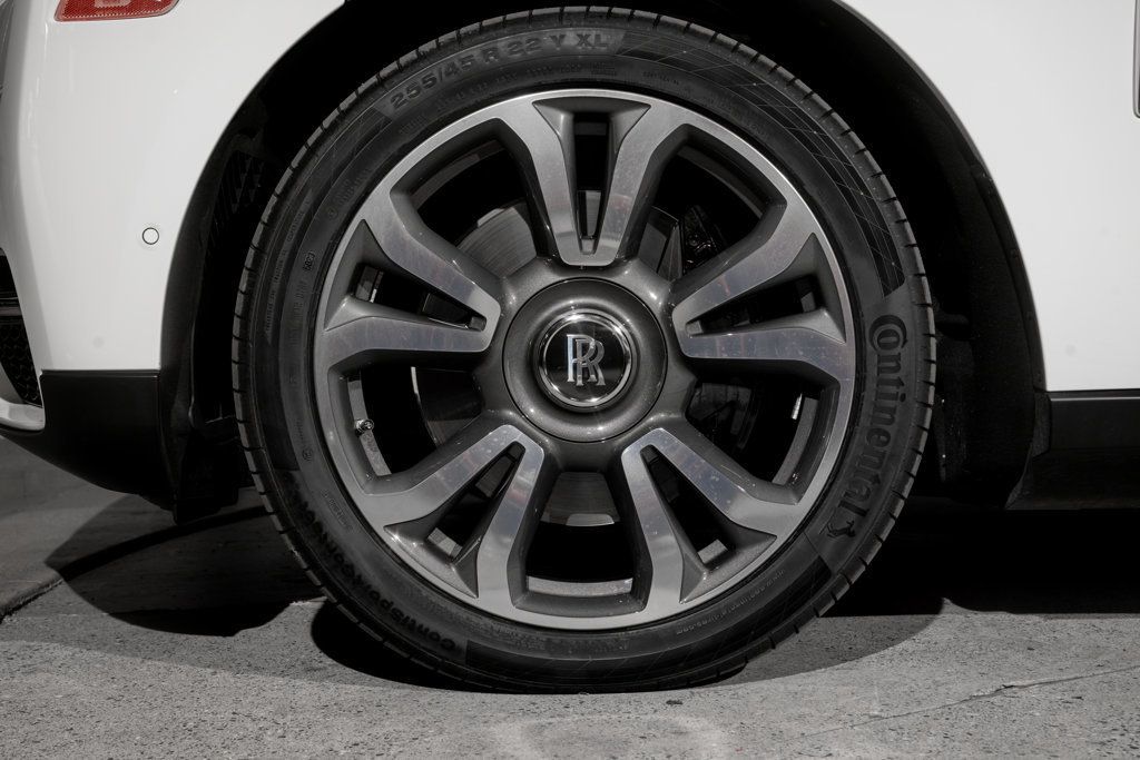 Rolls-Royce Cullinan photo 37