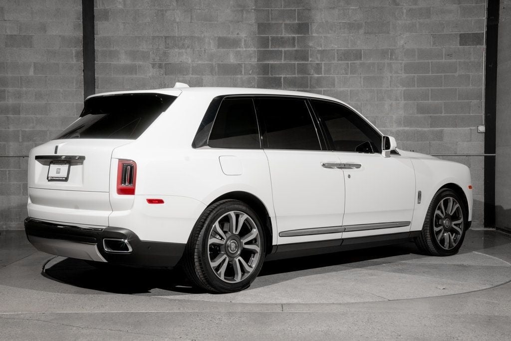 Rolls-Royce Cullinan photo 8