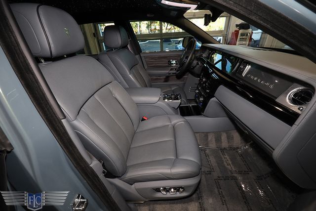 2023 Rolls-Royce Phantom Sedan - 22968200 - 17