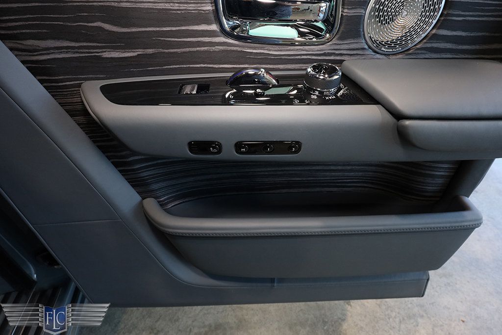 2023 Rolls-Royce Phantom Sedan - 22968200 - 25