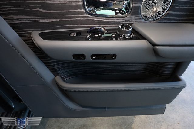 2023 Rolls-Royce Phantom Sedan - 22968200 - 25