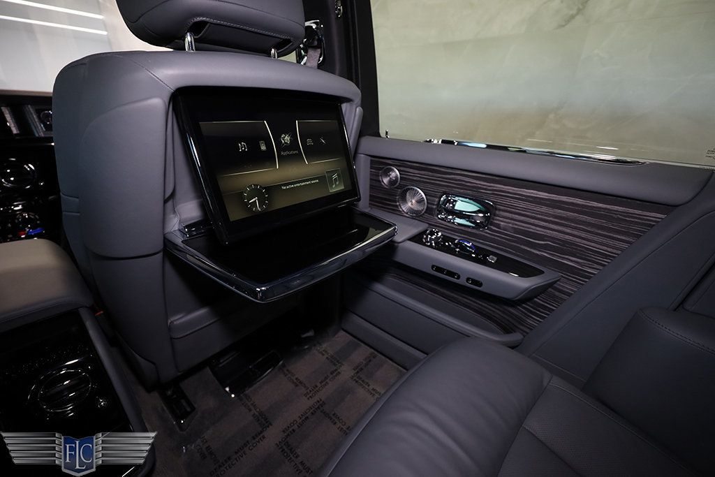 2023 Rolls-Royce Phantom Sedan - 22968200 - 29