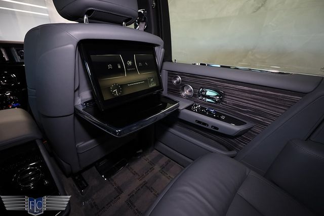2023 Rolls-Royce Phantom Sedan - 22968200 - 29