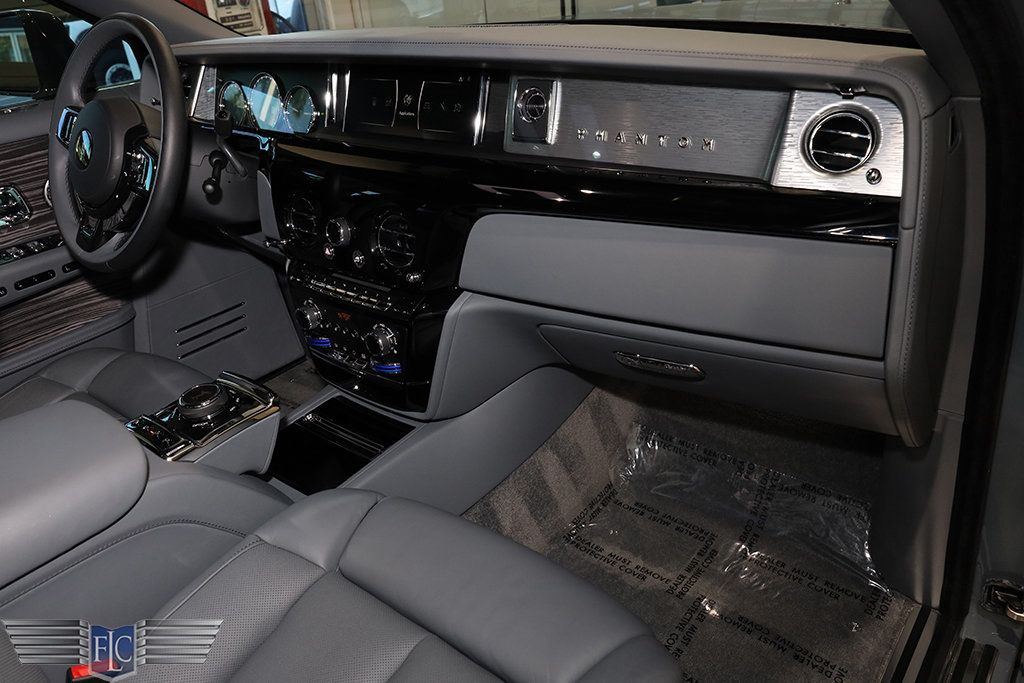 2023 Rolls-Royce Phantom Sedan - 22968200 - 36